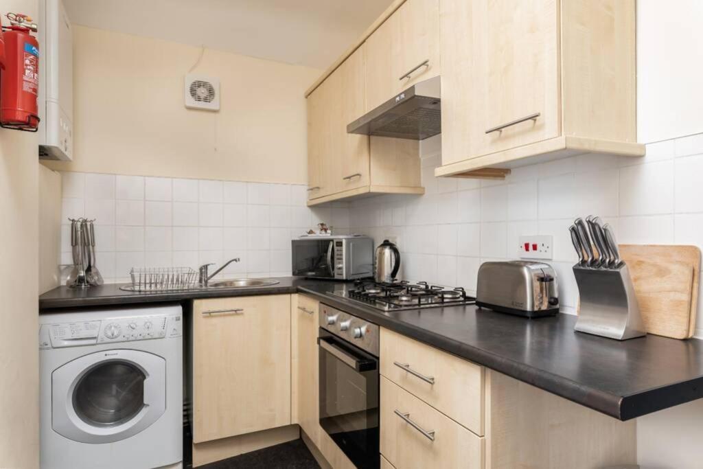 Sleeps 5, Smart Tv'S In Bedrooms Swansea Zewnętrze zdjęcie
