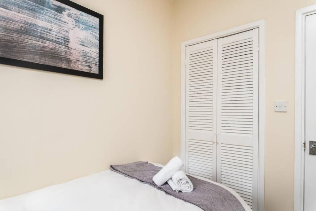 Sleeps 5, Smart Tv'S In Bedrooms Swansea Zewnętrze zdjęcie
