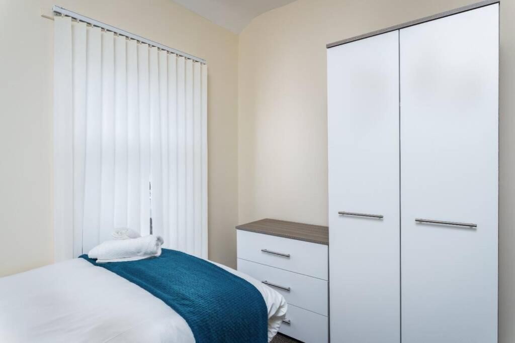 Sleeps 5, Smart Tv'S In Bedrooms Swansea Zewnętrze zdjęcie