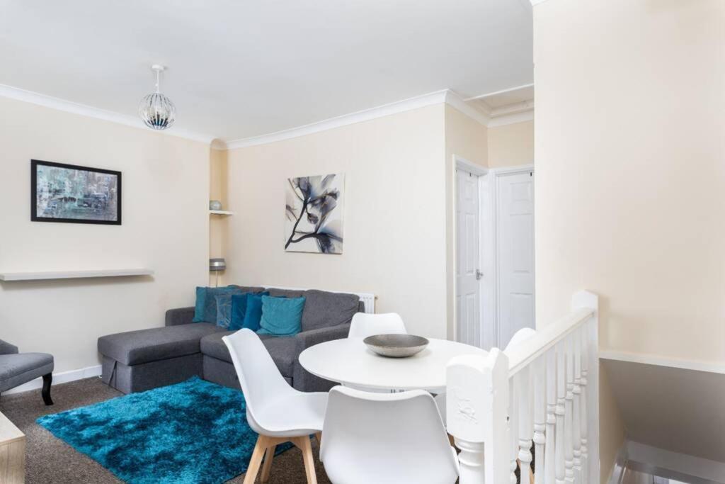 Sleeps 5, Smart Tv'S In Bedrooms Swansea Zewnętrze zdjęcie